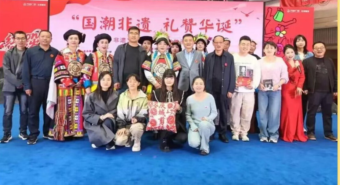 庆城剪纸亮相兰州“国潮非遗”活动，展示区引互动热潮