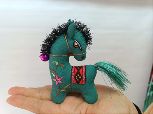 布艺香包马到成功