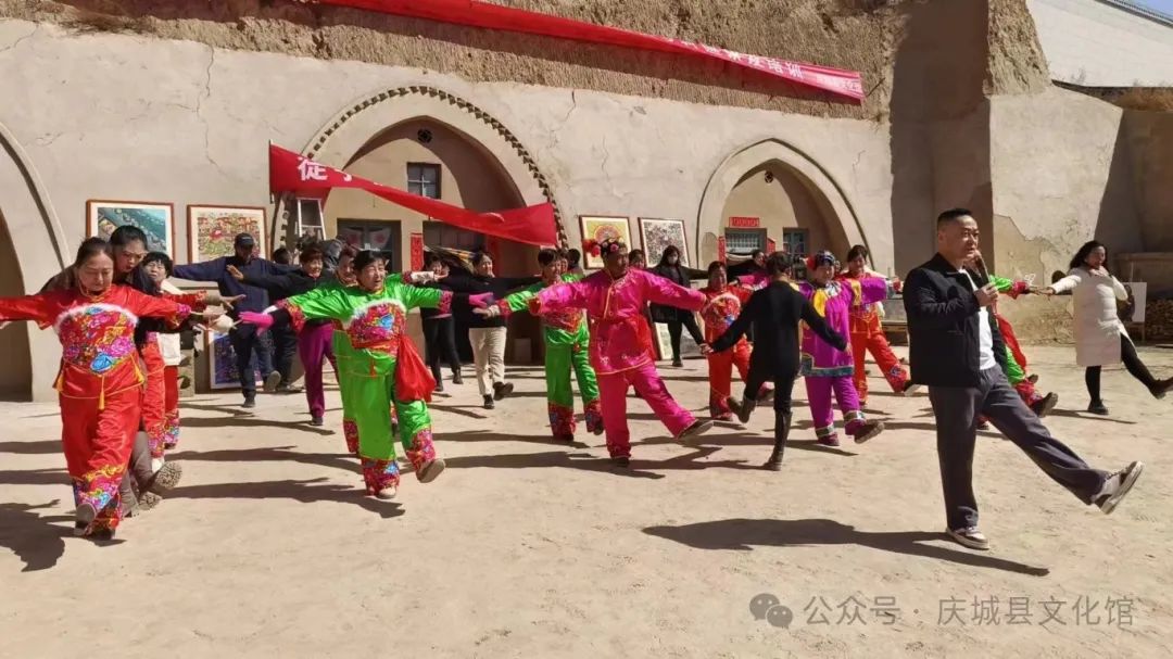 庆城县文化馆开展“跟党奋进新征程 巾帼建功新时代 ”主题党日暨庆祝第114个“三八”国际妇女节艺术进乡村巡讲及培训活动